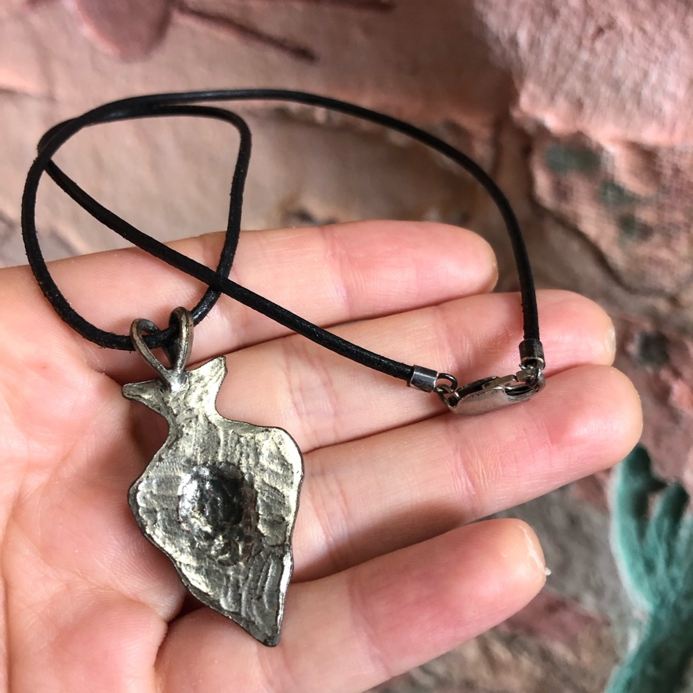 Native American Arrowhead Pendant - image 3